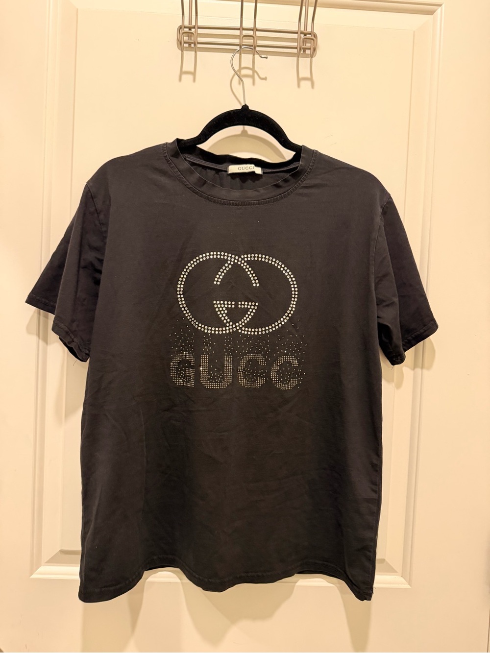 Gucci Interlocking G
Rhinestone Logo Black
Cotton T-Shirt Size M